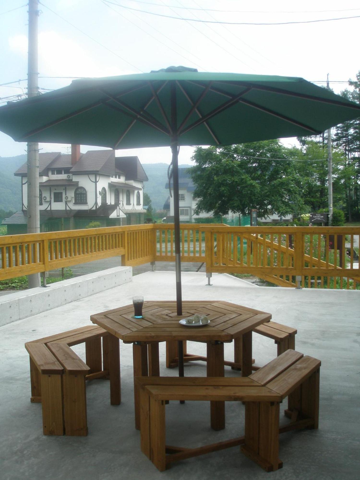Alpine Wind Bed and Breakfast Hakuba Exteriör bild