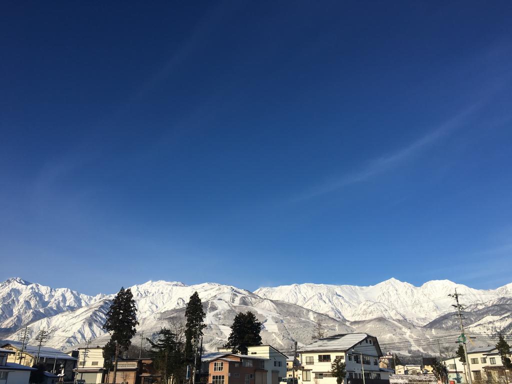 Alpine Wind Bed and Breakfast Hakuba Exteriör bild